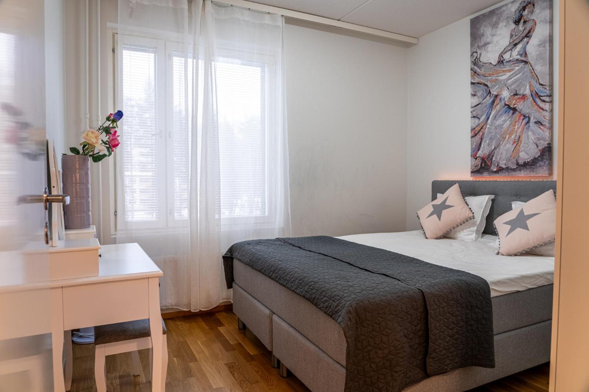 Apartamento Kaksio Helsingissae Hyvien Kulkuyhteyksien Varrella Helsínquia