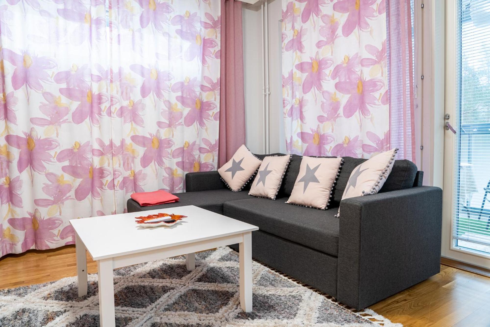 Kaksio Helsingissae Hyvien Kulkuyhteyksien Varrella